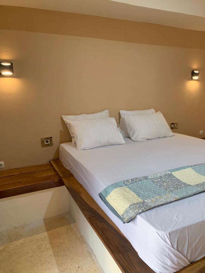 Lombok Coconut Hotel Mangsit Exterior photo